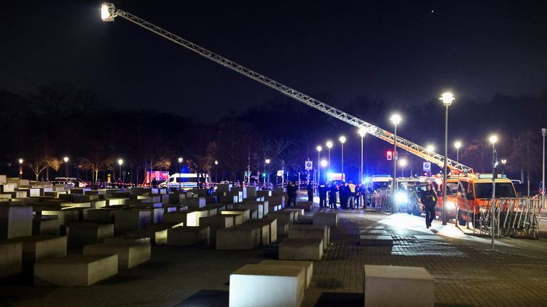 Arrest after man seriously hurt in ‘stabbing’ at Berlin Holocaust memorial Arrest after man seriously hurt in ‘stabbing’ at Berlin Holocaust memorial