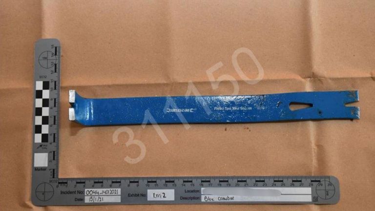 A crowbar found at the scene of the attack. Pic: Nottinghamshire Police 
