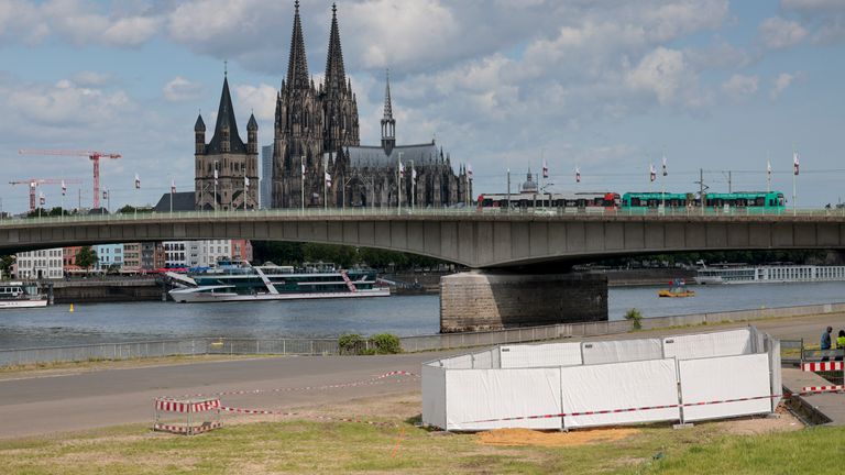 03 June 2025, North Rhine-Westphalia, Cologne: The public order office has stretched a wide area of tape around the sites where the unexplod